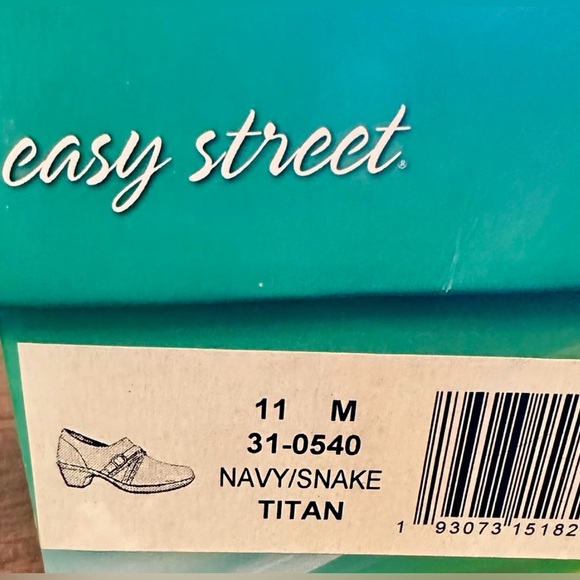 Easy Street Comfort Slip-On Shoes | Women’s 11M | Dark Navy (Near Black) | NWT - Picture 4 of 9